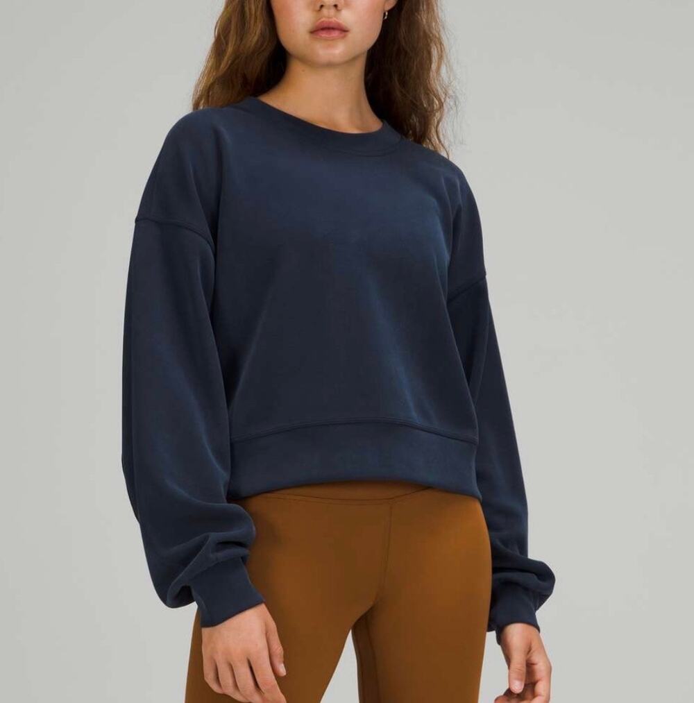 Lululemon softstreme 16 navy sweatshirt excellent condition